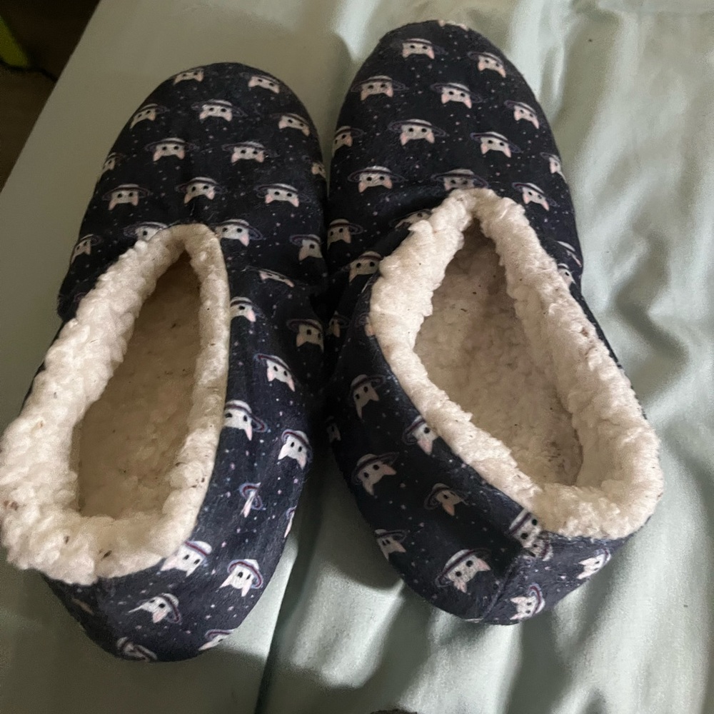 Kenzie cat slippers